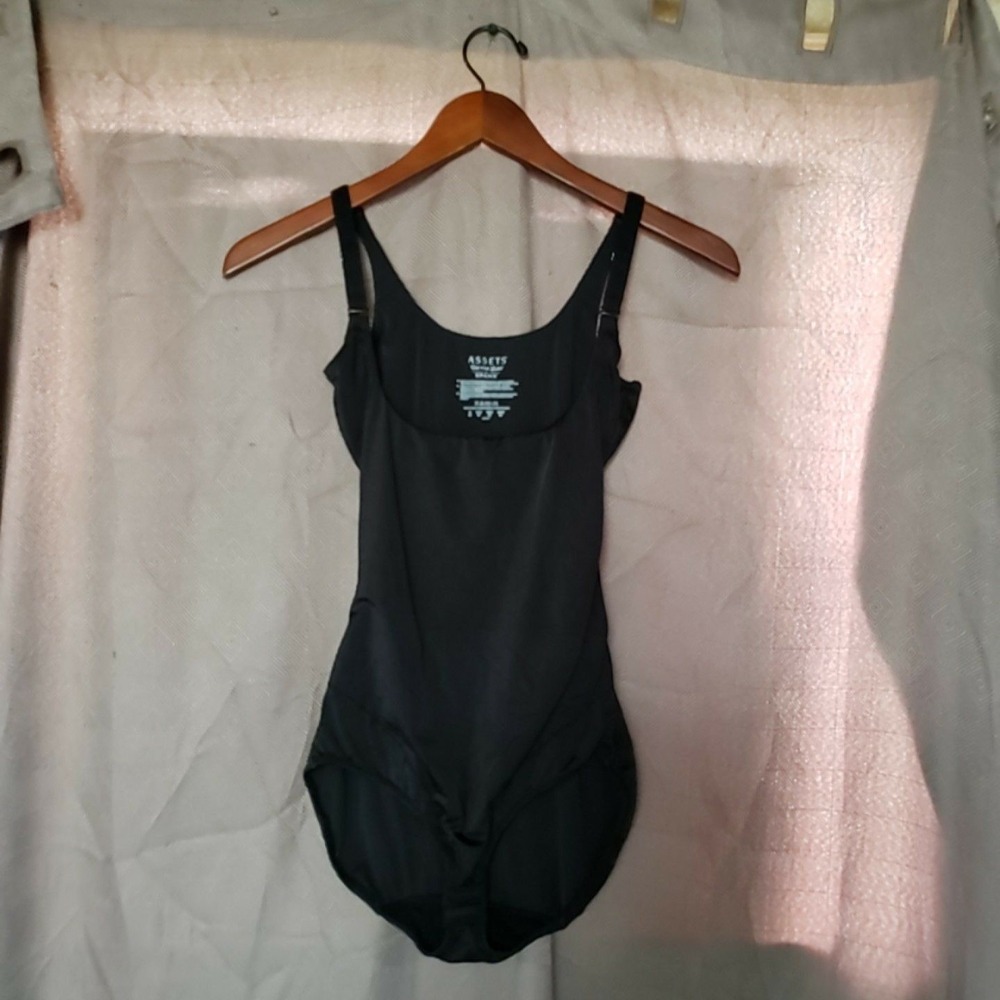 Assets Red Hot Label Spanx Bodysuit Womens M Black Mesh Compression Shapewear